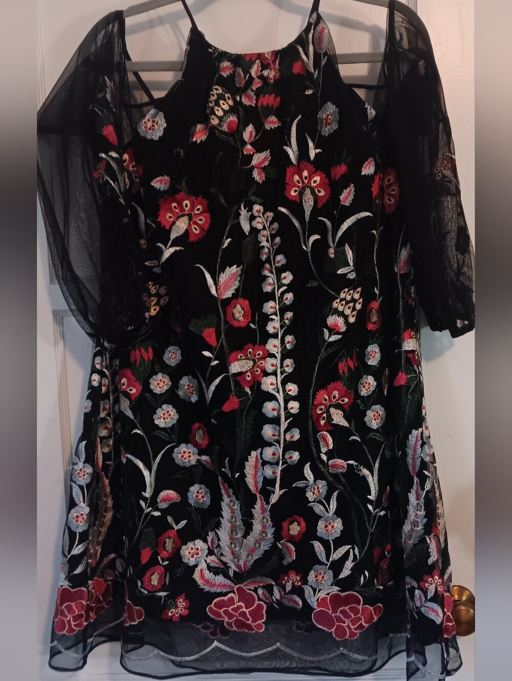 NWT Belle Badgley Mischka  Embroidered Black Floral Mesh Dress SZ 8